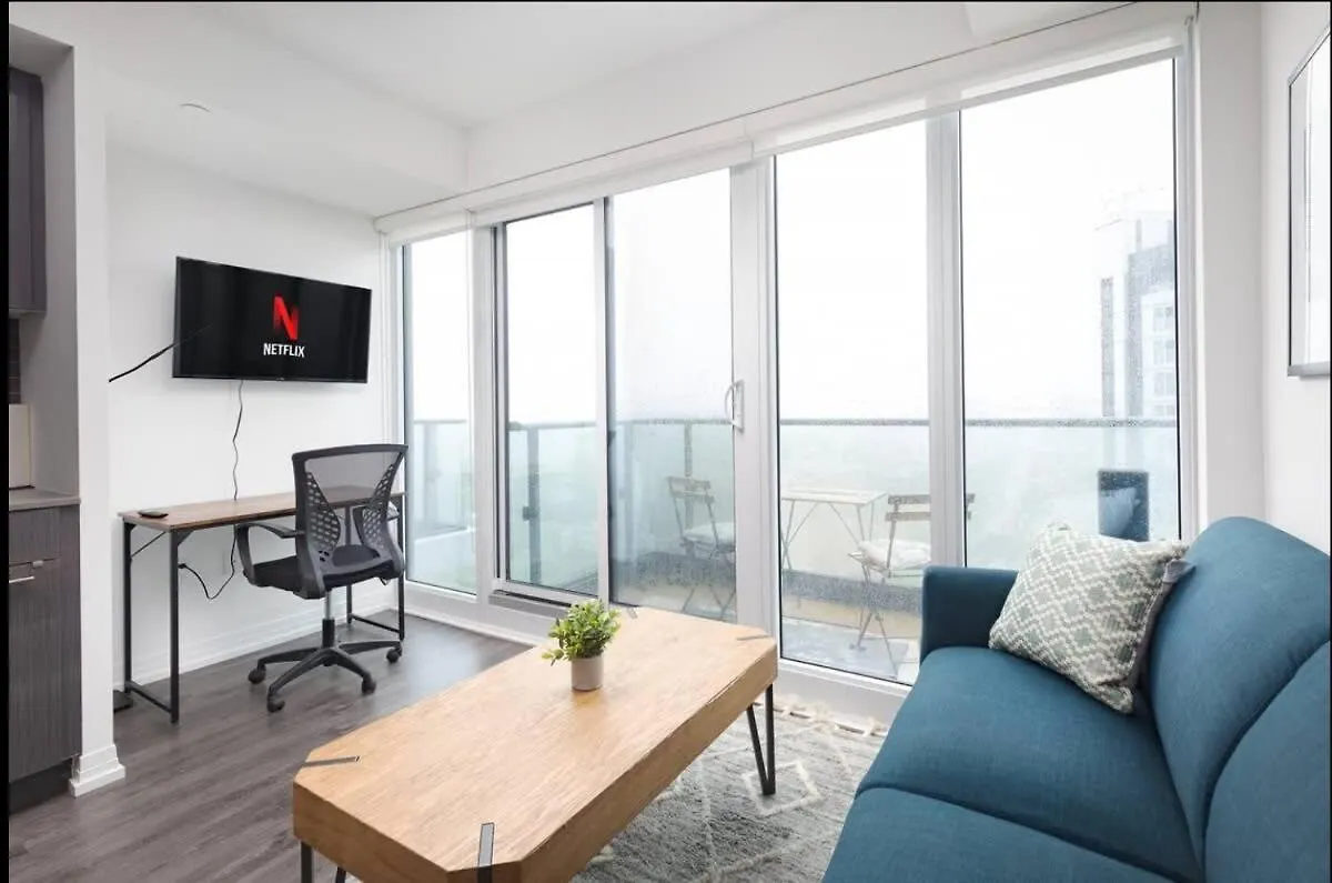 Fantastic Studio By Eaton Centre location